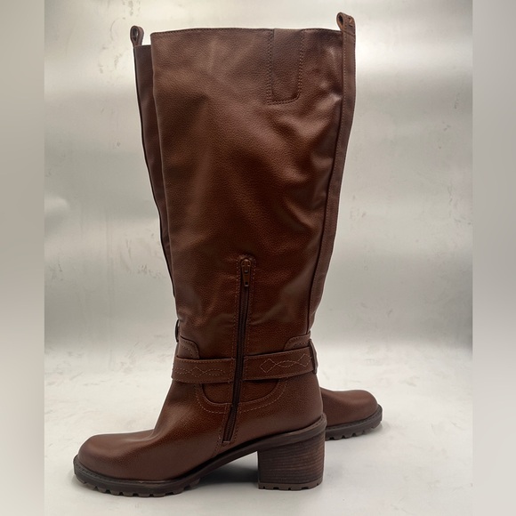 Woman’s Zodiac Brown Leather Knee-High Boots - Picture 2 of 9
